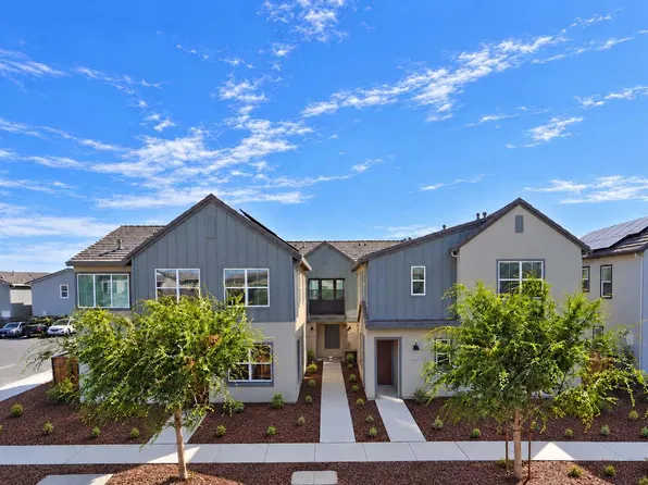 2406 Garden Farms Ave, Lathrop, CA 95330
