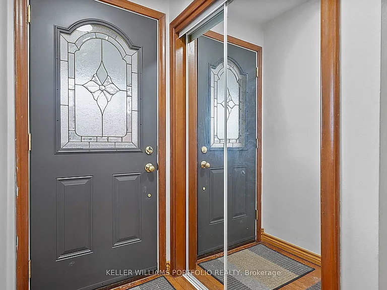 68 Athabasca St — Photo 3