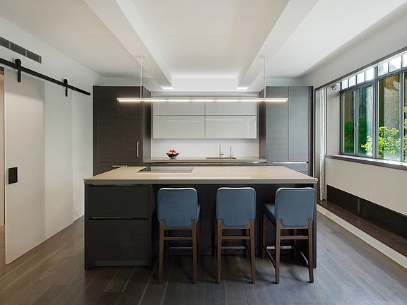 3rd image of 1 W 67th St #410/411-20