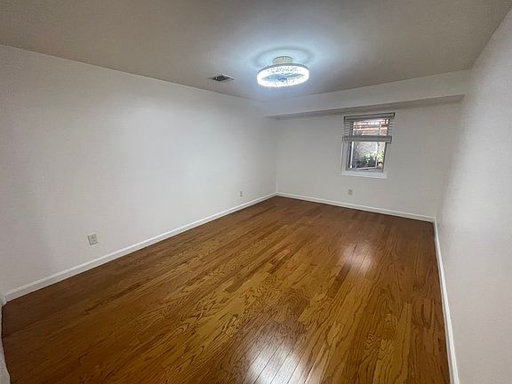 4th image of 95 Arnot St Floor 1