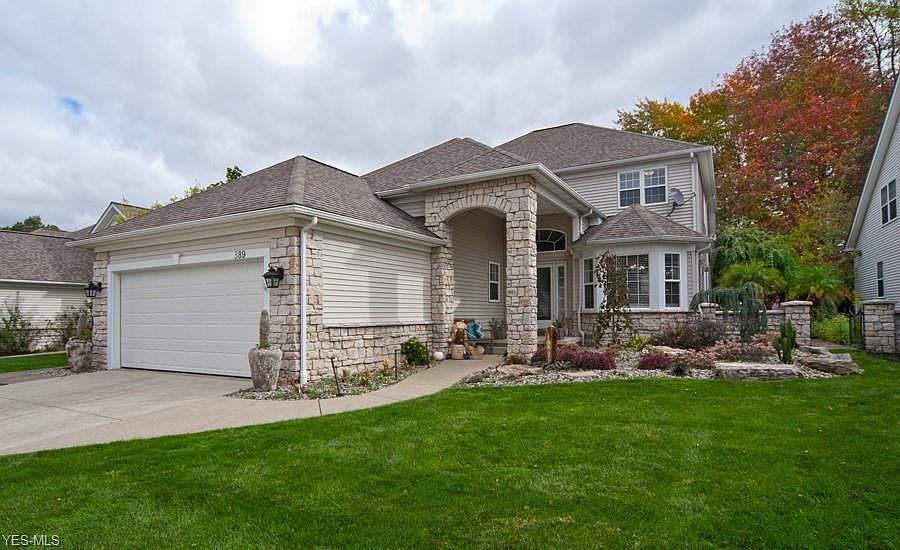1st image of 389 W Glengary Cir