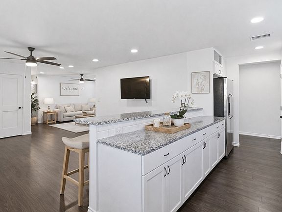 4th image of 626 Shadyway Dr