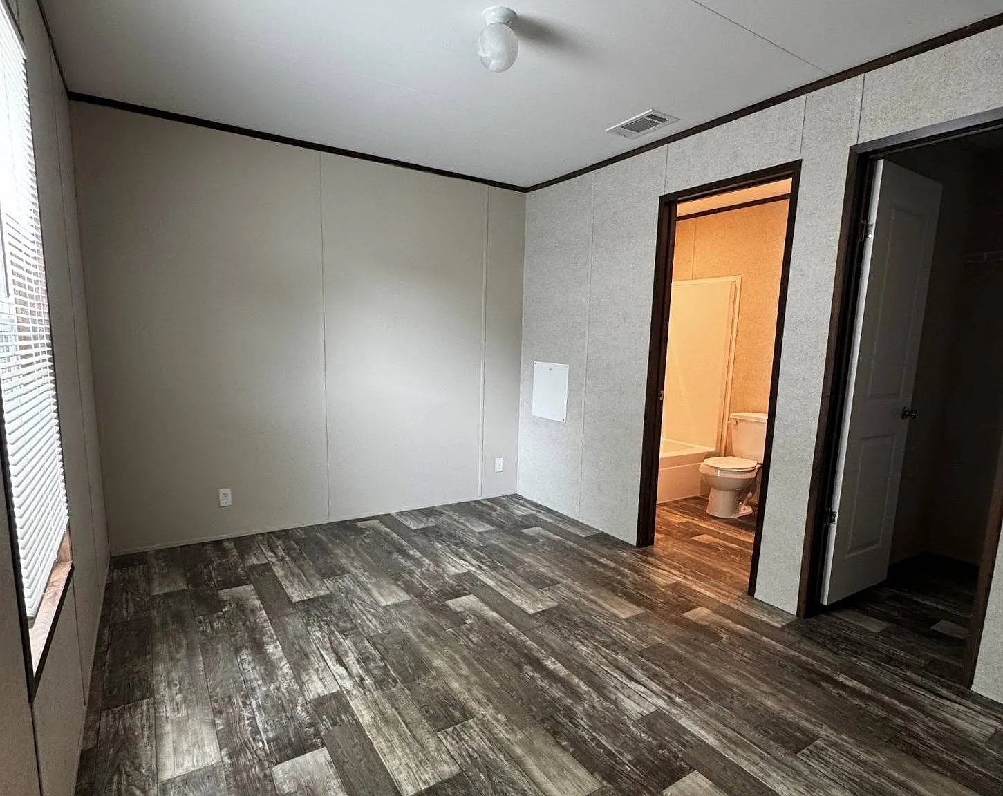 3 bed, 2.0 bath, 896 sqft, $1,250 — Photo 4