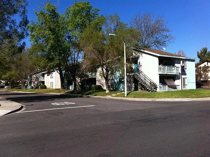 Myrtlewood Ct — Photo 1