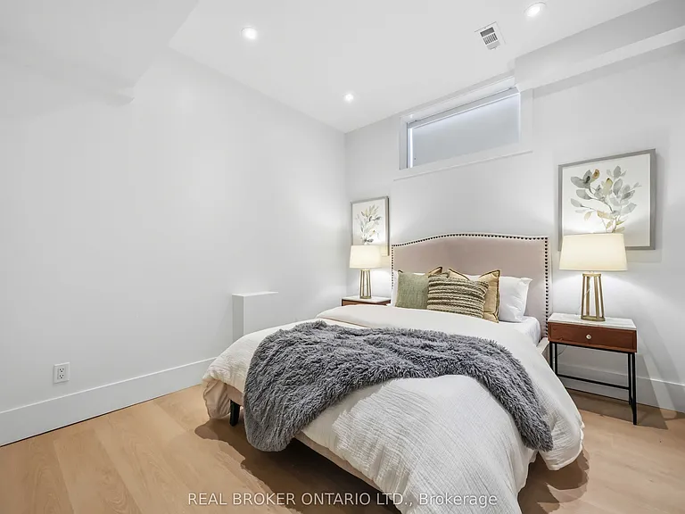 102 Boultbee Ave #C — Photo 13