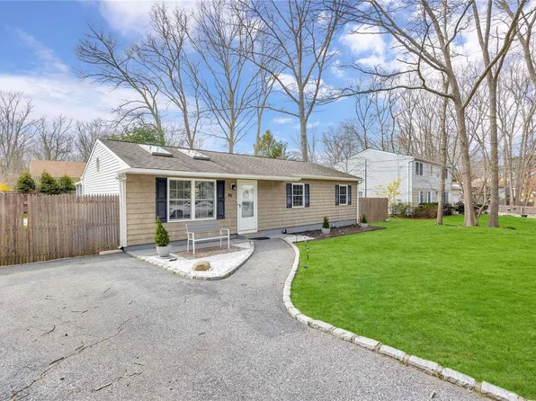 46 Iroquois Trail, Ridge, NY 11961