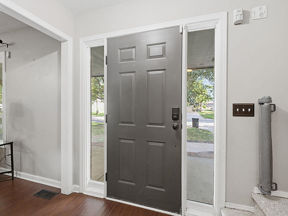 5th image of 1324 N Manchester Ct