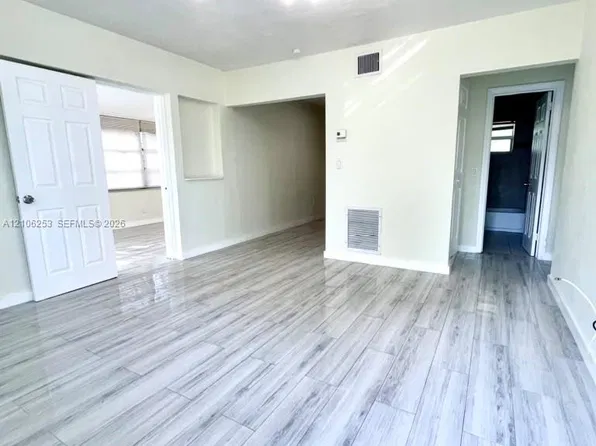 1671 NE 182nd St, North Miami Beach, FL 33162
