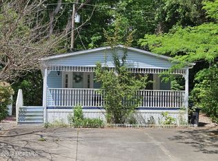 5 Roberts Rd, Toms River, NJ 08755
