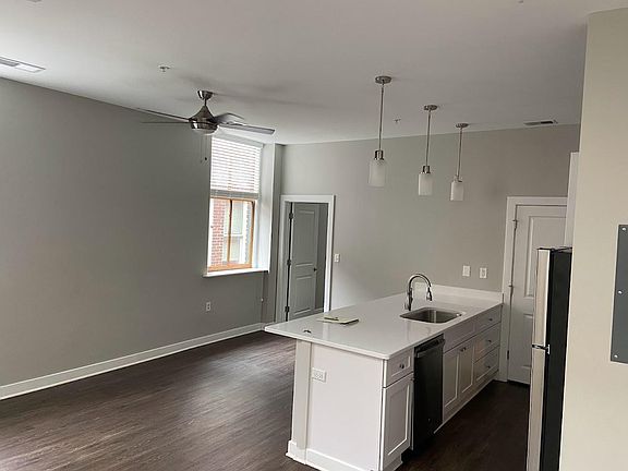 2nd image of 115 W Tazewell St #3B