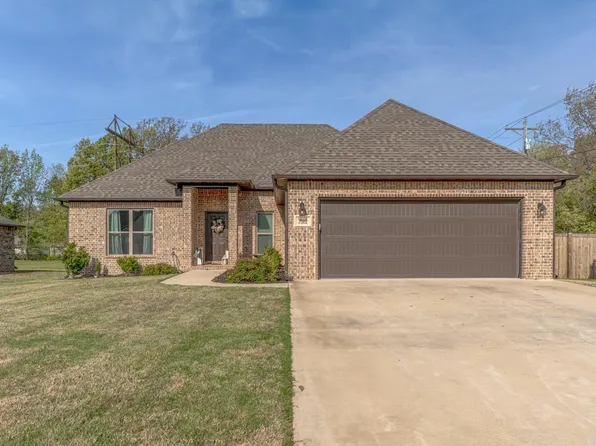900 S 59th St, Paragould, AR 72450