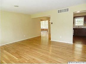 2nd image of 1147 Edgebrook Dr S