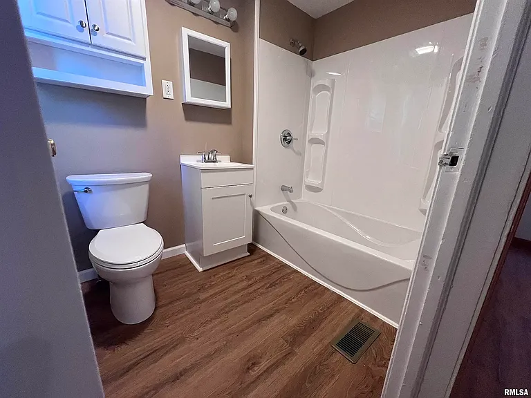 117 Hill Ave — Photo 6