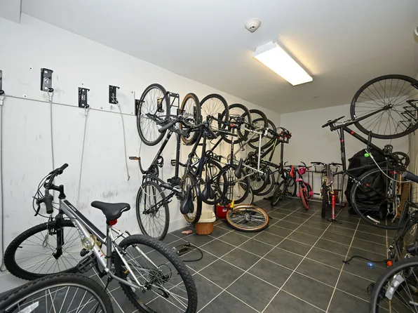 63-34 Fresh Pd Road image 19 of 20