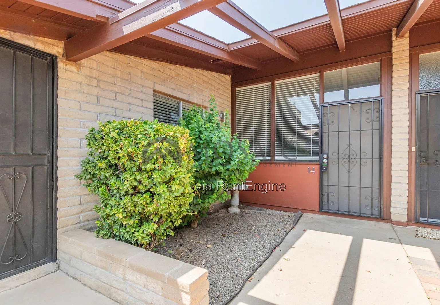 2 bed, 2.0 bath, 876 sqft, $1,400 — Photo 1