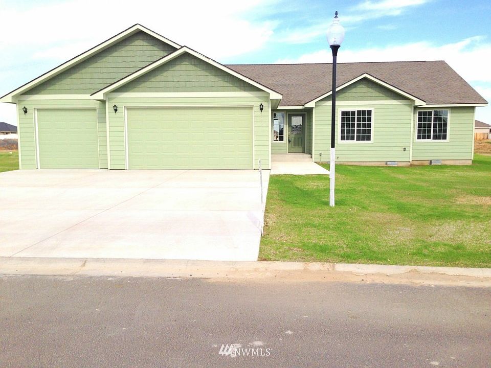 1st image of 388 Dandero Drive SE