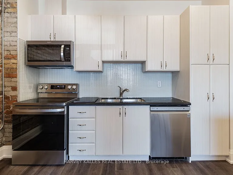 657 Saint Clair Ave W #UPPER — Photo 10