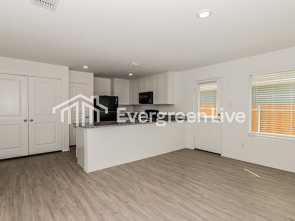 5th image of 6417 Middlebury Dr