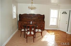 2d floor dining area