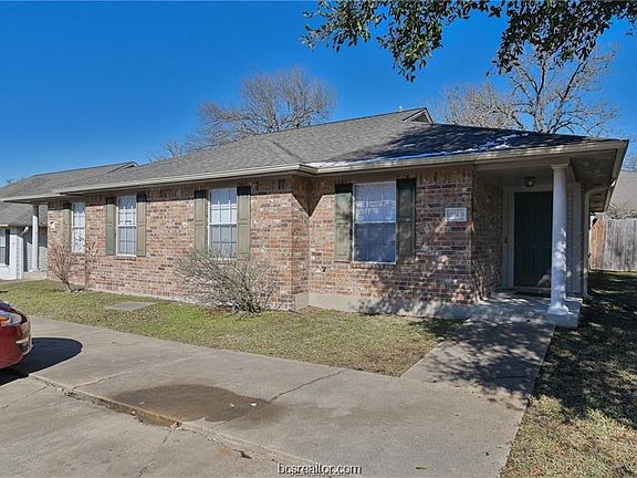 2nd image of 2104 Hidden Hollow Cir #A
