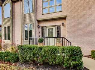 1780 Chestnut Ave, Glenview, IL 60025