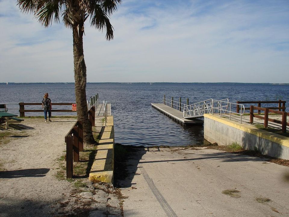 LAKE MONROE BOAT RAMP