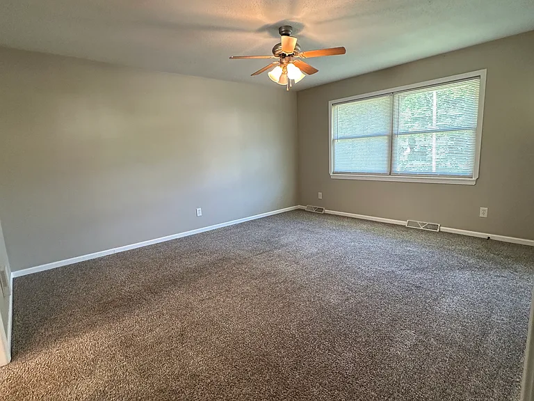 4933 N Oakley Ave — Photo 7