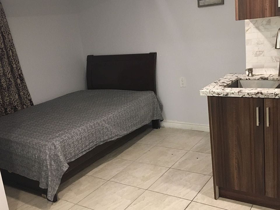 2nd image of 2466 Saint Clair Ave W Basement 1
