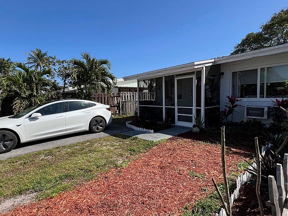 2nd image of 510A NE 58th St