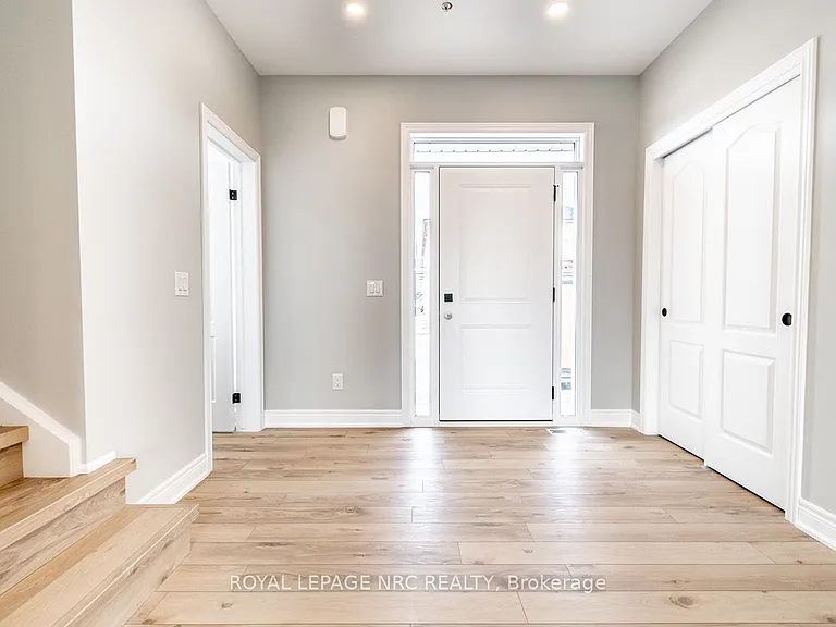 121A Moffatt St #21 — Photo 2