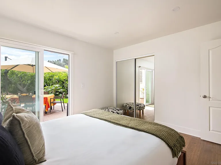 2452 Azure Coast Dr — Photo 34