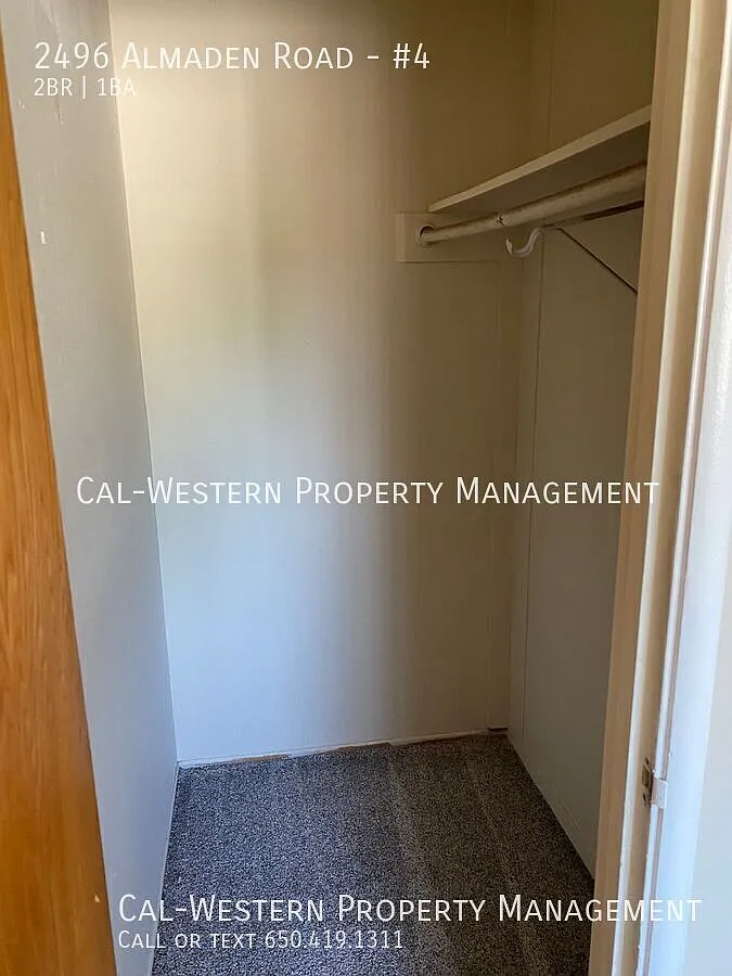 Spacious 2 bed 1 bath apartment available now! — Photo 2