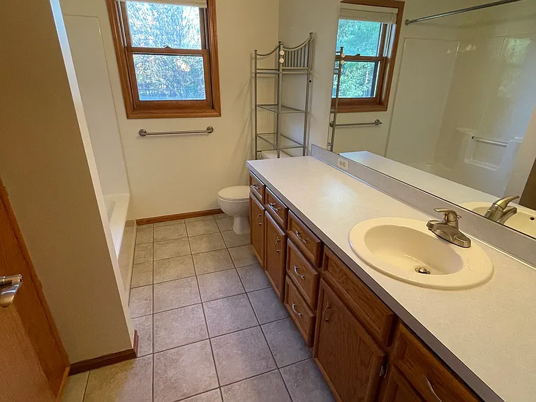 961 Northpointe Dr SW — Photo 5