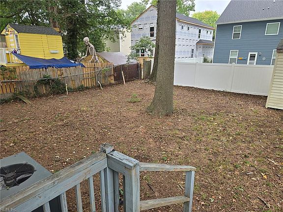 4th image of 425 Lenox Ave