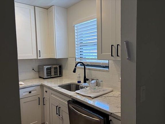 4th image of 21906 Lake Forest Circle