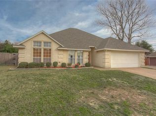 10154 Trail Ridge Dr, Benbrook, TX 76126