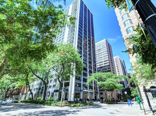 222 E Pearson St APT 2604, Chicago, IL 60611