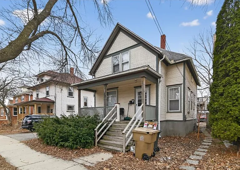 822 E Dayton St #1 — Photo 1