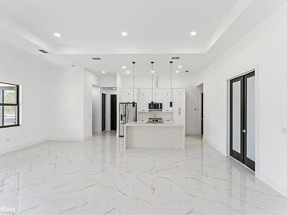 3rd image of 471 Long AVE S