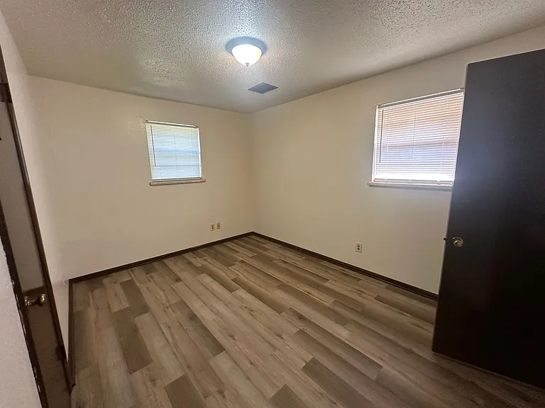 321 W Michael Dr — Photo 28