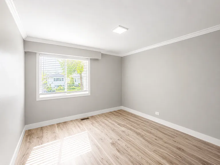 2442 E 19th Ave — Photo 14