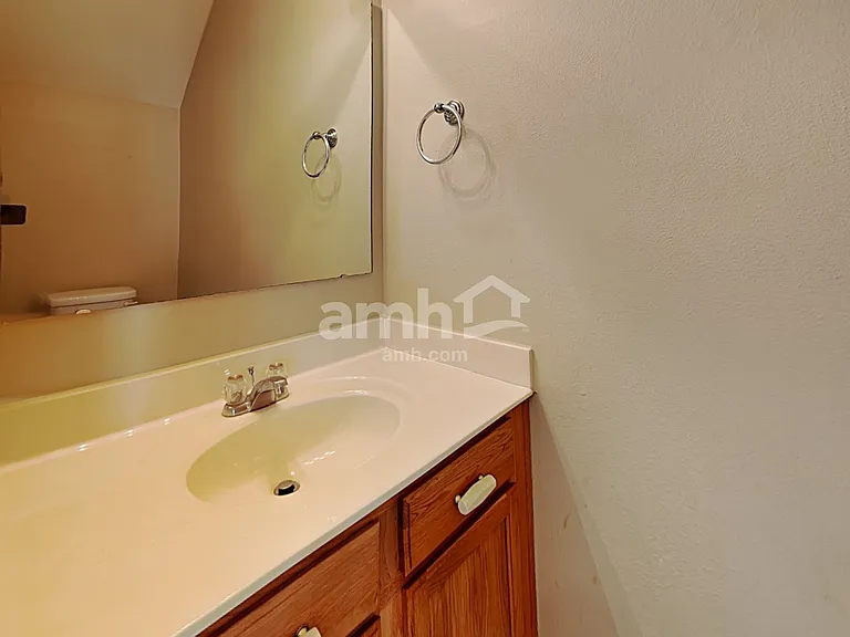 2528 Ingleside Dr — Photo 8
