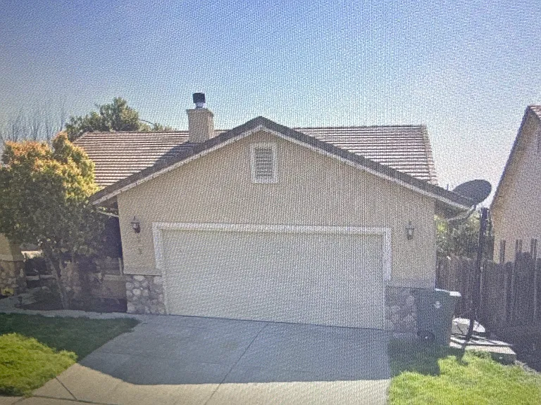 393 Mosburg Loop — Photo 1
