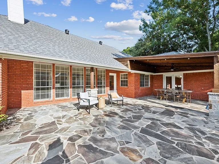 1118 Countryhill Dr — Photo 23