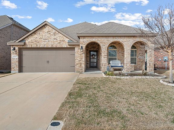3rd image of 2908 Log Cabin Dr