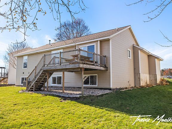 2nd image of 10738 Douglas Dr