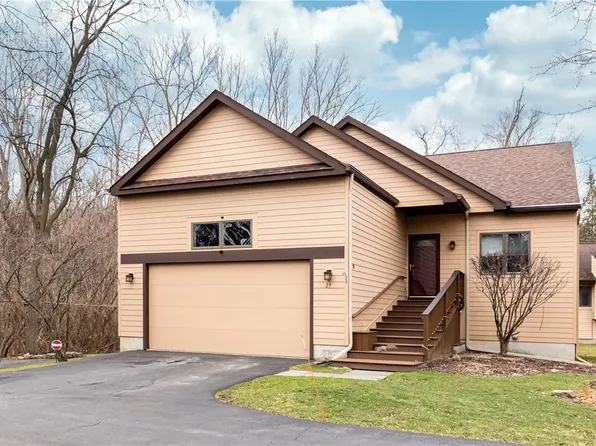 29 Nursery Ln, Syracuse, NY 13210