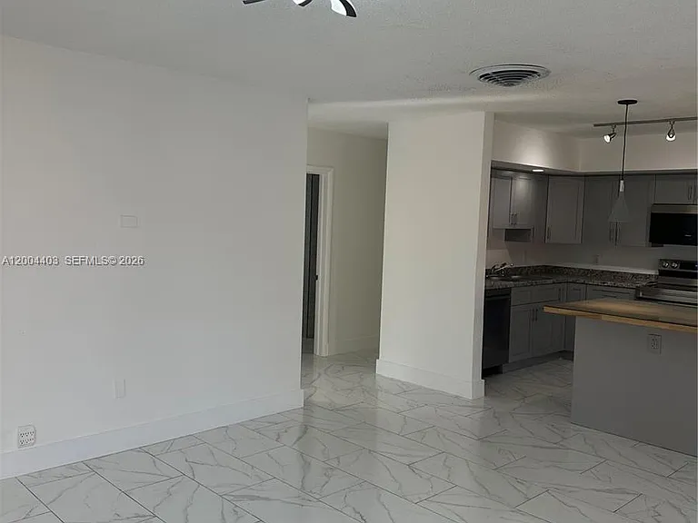 220 SW 8th Ave #1-2 — Photo 9