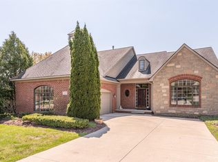 5426 Pinnacle Ct, Ann Arbor, MI 48108