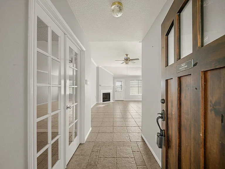 1242 Hunter Wood Dr — Photo 8
